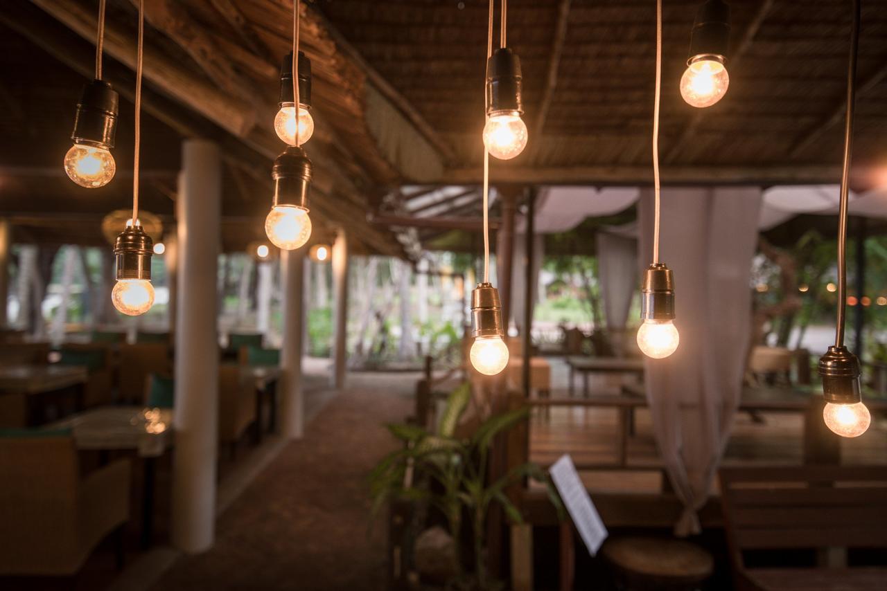 Hotel Baan Chumphon à Pathio Extérieur photo